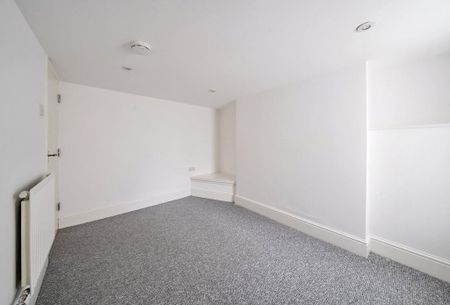 4 bedroom terraced house to rent - Photo 4