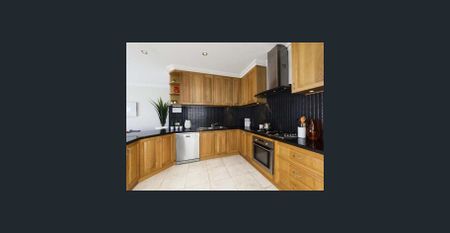 AMAZING 4x2x2 HOME LESS THAN 500m TO THE BEACH! DONT MISS OUT... - Photo 4