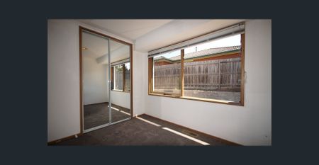 Quaint 3-Bedroom Home in Prime Parkdale Location - Photo 2