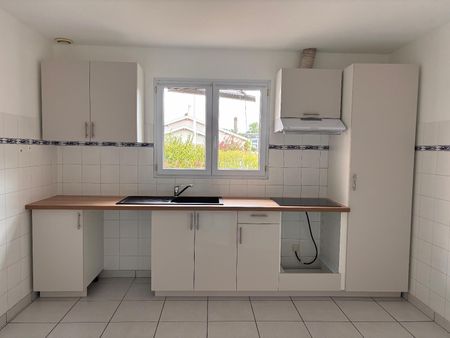 Location Maison 4 pièces 94m² VILLENAVE D ORNON 33140 - Photo 2