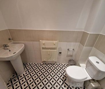 4 bedroom flat share to rent - Photo 4