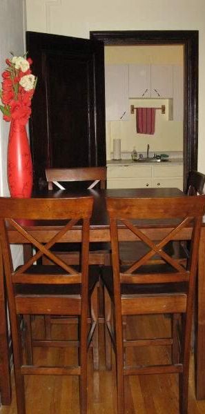 PRES DU METRO SNOWDON 2 CHAMBRES FERMEES- RENOVE - Photo 1