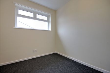 3 bed terraced house to rent in Oakley Walk, Eston, TS6 - Photo 4