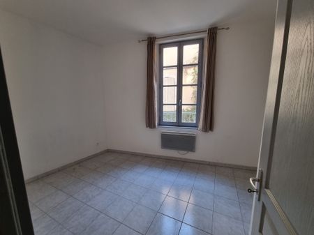 Location Appartement 3 pièces 64m² ARLES 13200 - Photo 4