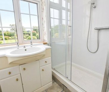 2 bedroom apartment to rent - Photo 6