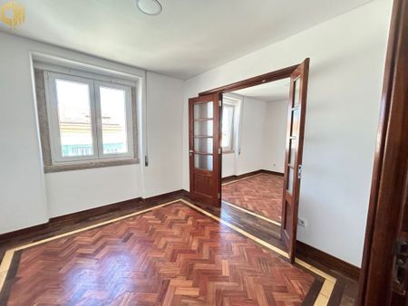 4 bedroom luxury Apartment for rent in Lisbon - Photo 5