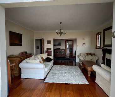 Sunny 2BR Home with harbour views in Brooklyn - Photo 2