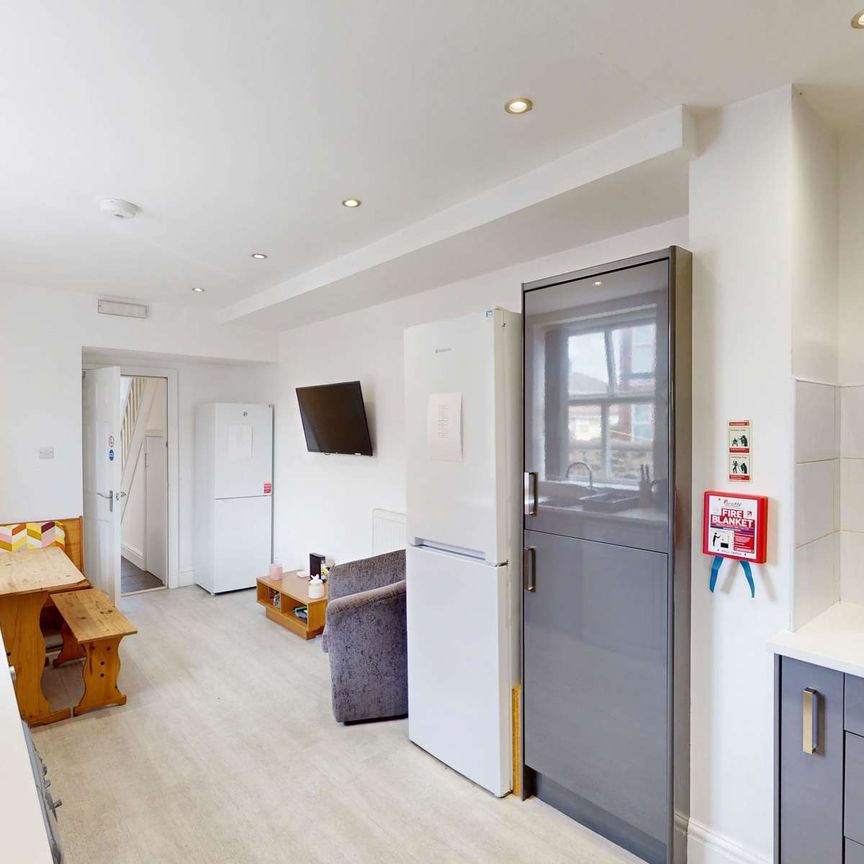 Folly Lane Room 4 - Photo 1