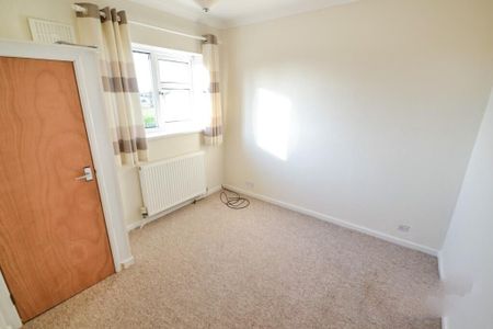 Hemswell Avenue - Photo 2