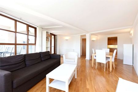 A bright 2 bedroom, 2 bathroom apartment situated on the 6th floor of this highly sought after development in the heart of Wapping. - Photo 3