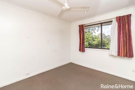 Spacious Family Home in a Peaceful Neighbourhood - Photo 4