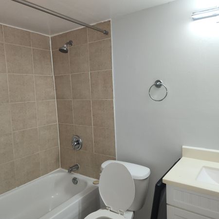 For Lease - 8800 Willoughby Drive Unit# 107, Niagara Falls, Ontario - Photo 4