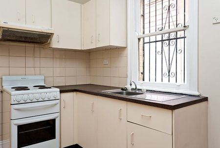 Rear/135 Morehead Street, Waterloo NSW 2017 - House For Rent | Domain - Photo 3