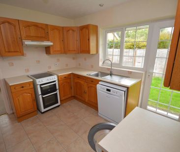 2 bedroom bungalow to rent - Photo 2