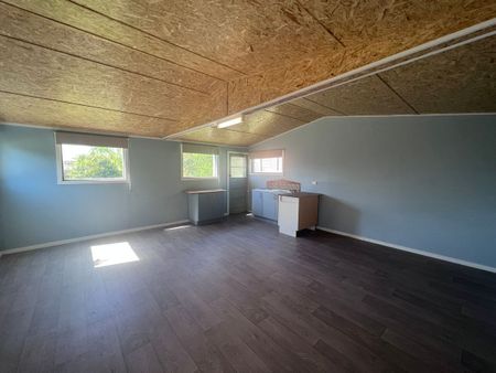 Cozy One Bedroom Home - With Ample Storage - Photo 4