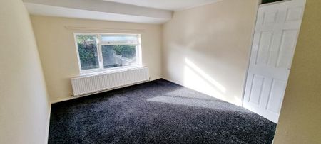 2 bedroom semi-detached house to rent - Photo 4