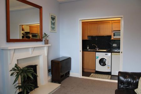 2 bed flat for rent in West End - Photo 3