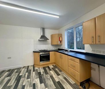 4 bedroom terraced house to rent - Photo 6
