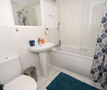 4 bedroom detached house to rent - Photo 6