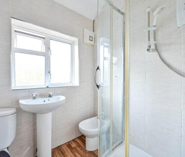 4 bedroom semi-detached house to rent - Photo 6