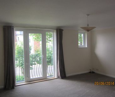 2 Bedroom Flat - Photo 2