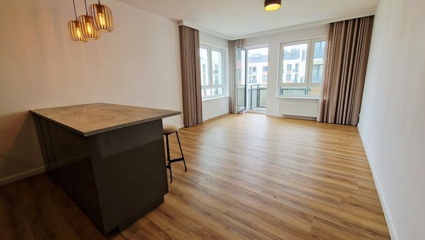 Dwa pokoje z 2 miejscami postojowymi i balkonem - Zdjęcie 1