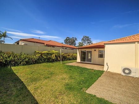 9 Golden Bear Drive, Arundel, QLD 4214 - Photo 5