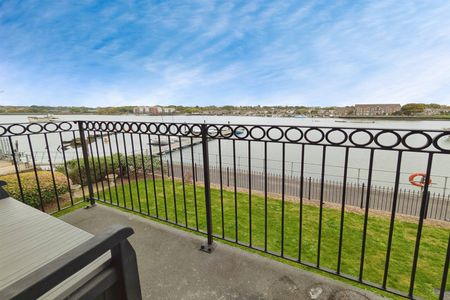 Vespasian Quay, SO18 - Photo 2