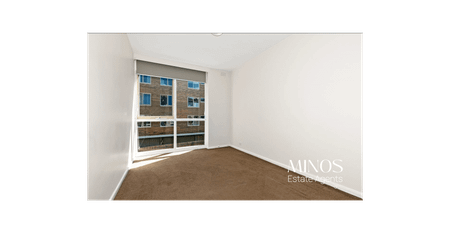 Spacious & Light Filled Apartment - Photo 4