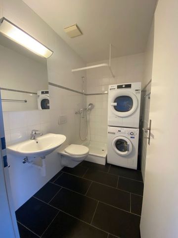 Geräumige Familienwohnung mit eigenem Waschturm - Photo 2