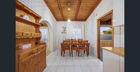 3/425 Clayton Street, Canadian, Vic 3350 - Photo 3