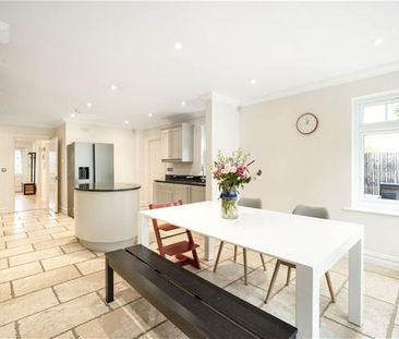 4 bedroom semi-detached house to rent - Photo 6