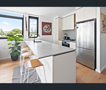 Luxury Beachside Living in the Heart of Kirra - Photo 6