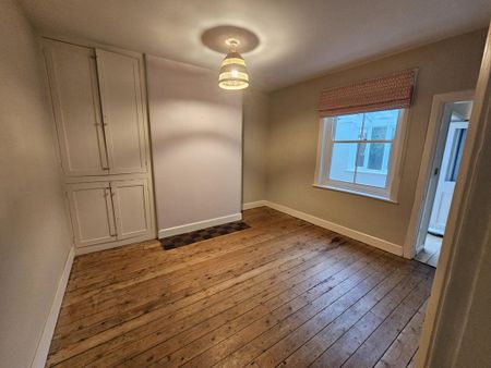 5 bedroom semi-detached house to rent - Photo 3