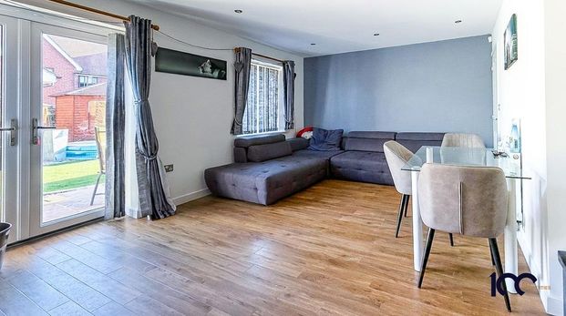 3 bedroom semi-detached house to rent - Photo 1