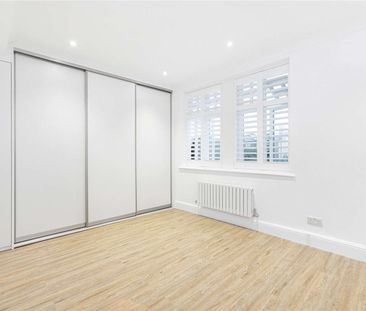 A lovely two bedroom, two bathroom apartment presented in immaculat... - Photo 3