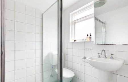 Thinking of selling? Contact our agent - Photo 3