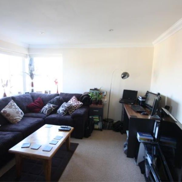 Tudor Court, Woking - 1 bedroomProperty for lettings - Seymours - Photo 1