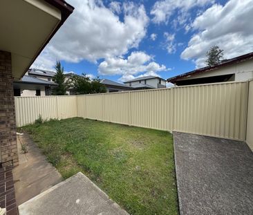 5 Bedroom Family Home in a Prime Location! - Photo 2