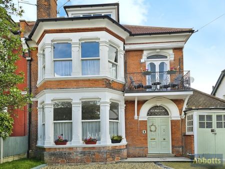 Ditton Court Road, Westcliff on Sea - Photo 3