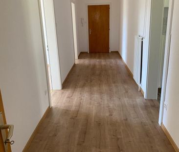 Charming renovated 4.5-room apartment in Tramelan - Photo 1