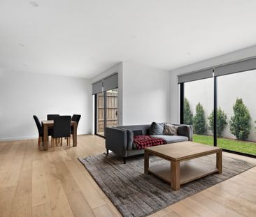 Contemporary Coastal Perfection - Photo 6