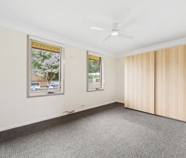 “Cute, Renovated 3 Bedroom Home” - Photo 6