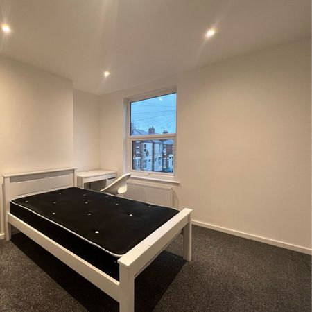 2 bed Shared House for Rent - Photo 2