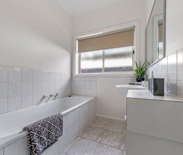 Living In The Heart Of Preston! - Photo 6