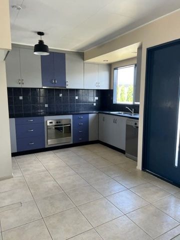 Family Home In East Mackay - Photo 5