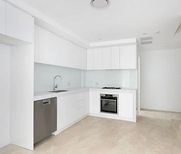 20/69 Pittwater Road, - Photo 2