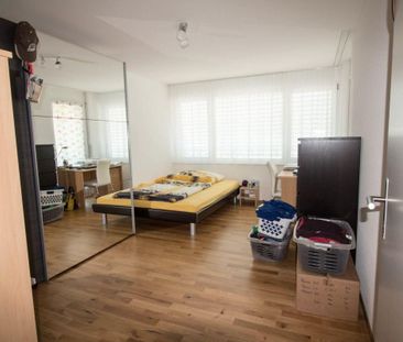 Top moderne 2½-Zimmerwohnung an zentraler Lage - Photo 2