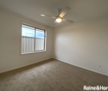 4 Bedroom Family Home with 2 Living Areas! - Photo 1