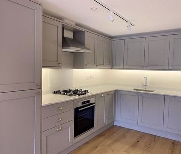 High Street, Haslemere - Photo 1